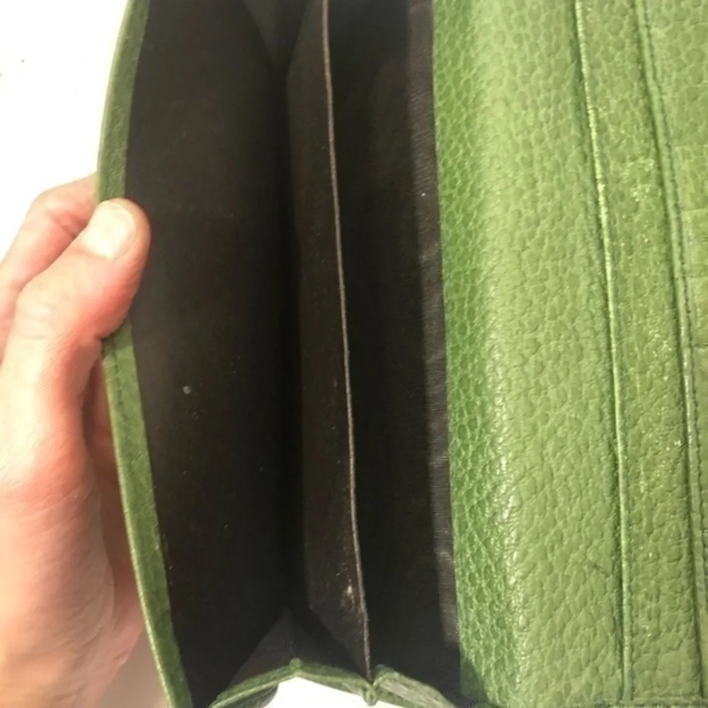 Gucci green leather wallet